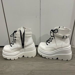 Demonia platform boots